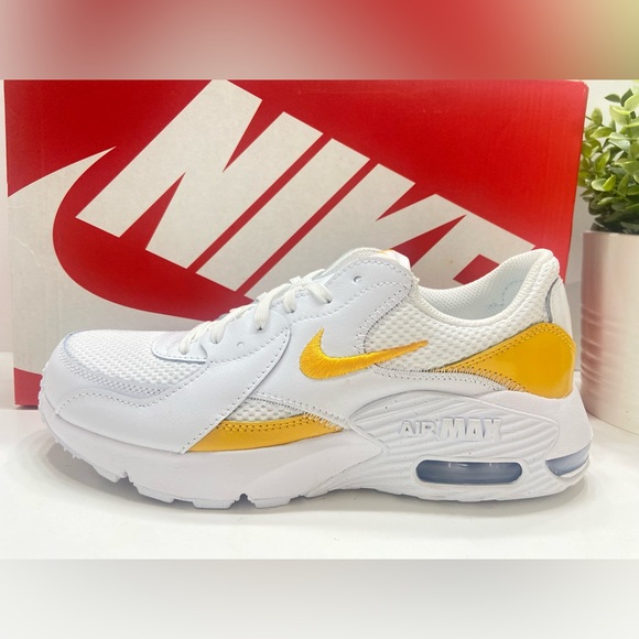 NEW Nike Air Max Excee Women’s Athletic Shoes White Yellow DX4352-100 Size 7 - Picture 6 of 9